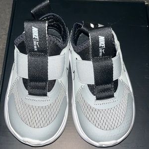 Nike Flex Runner 2 Size 6